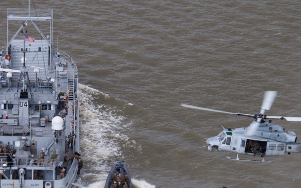 22nd MEU Conducts VBSS Exercise