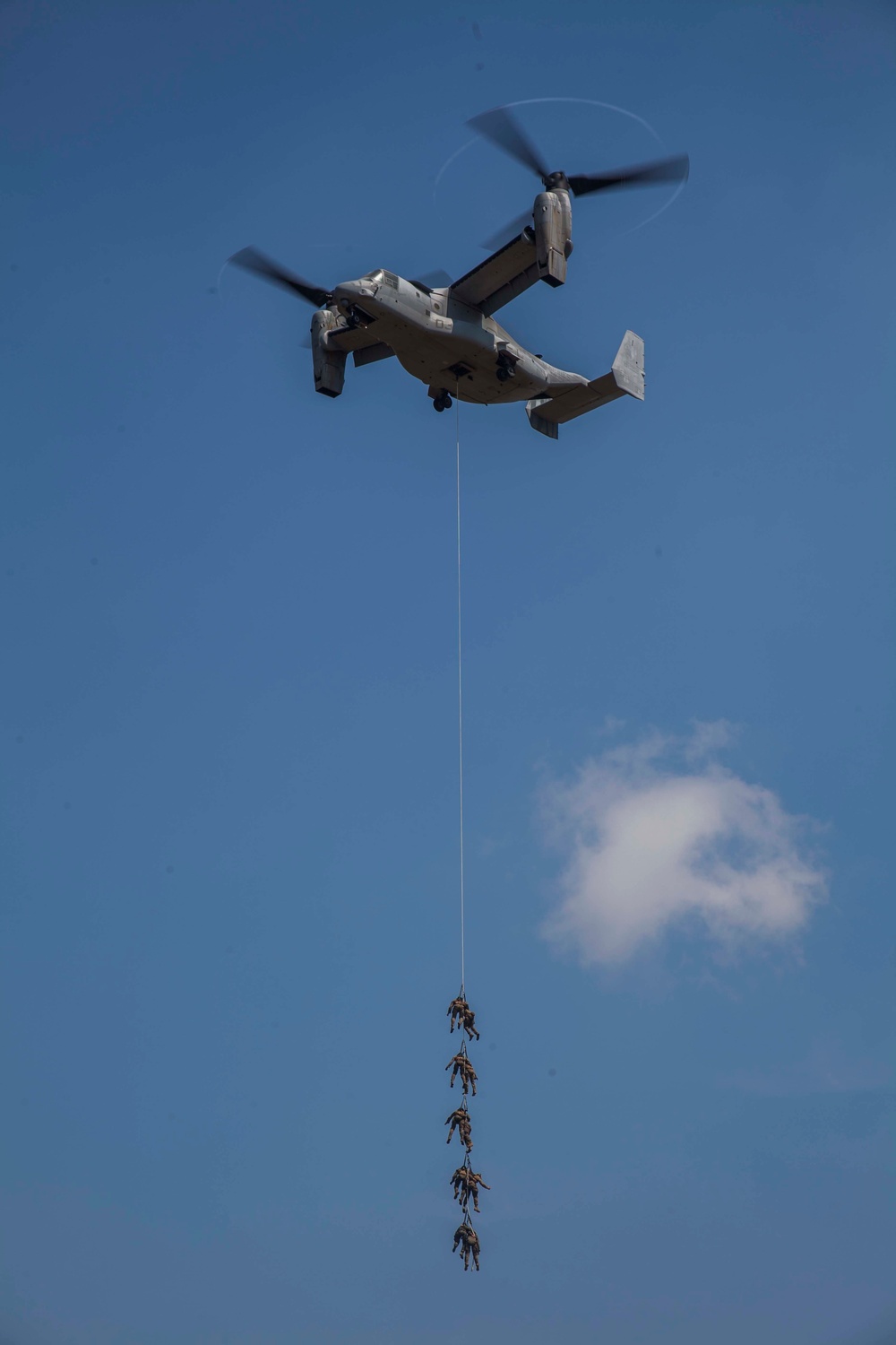 SPIE rigging with U.S., Thai and Republic of Korea Marines