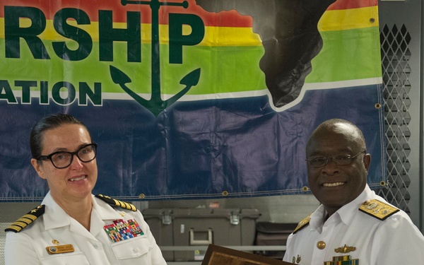 USNS Spearhead AMLEP close