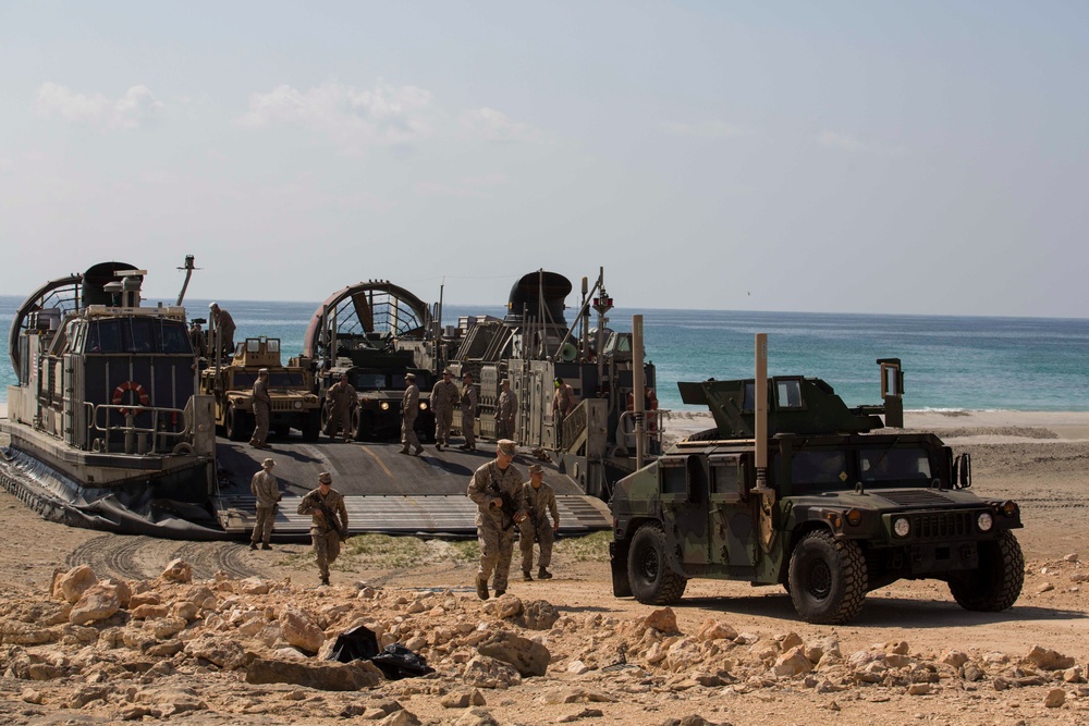 26th MEU Marines conduct amphibious landing during training exercise