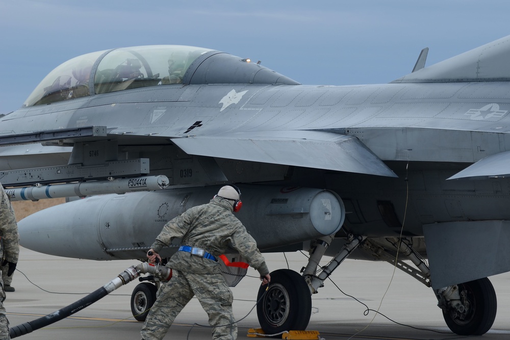 F-16 Fighting Falcon fuels for flight