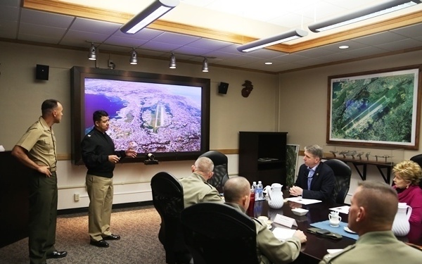 Members of US House of Representatives visit MCAS Futenma