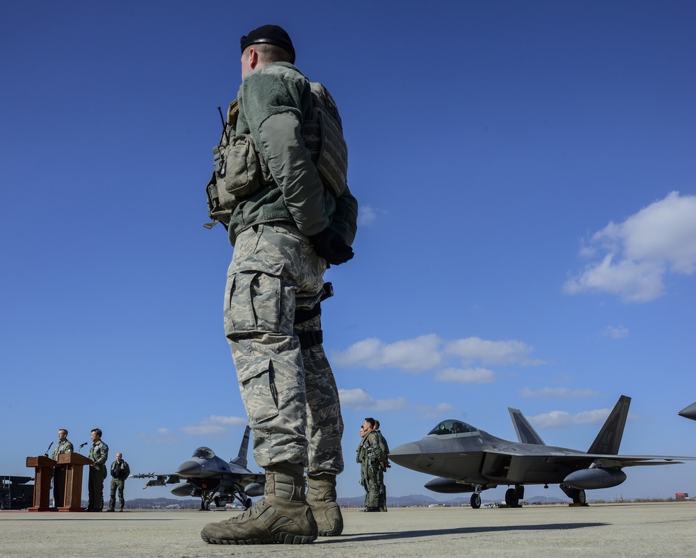 US Air Force F-22 Raptors arrive at Osan AB