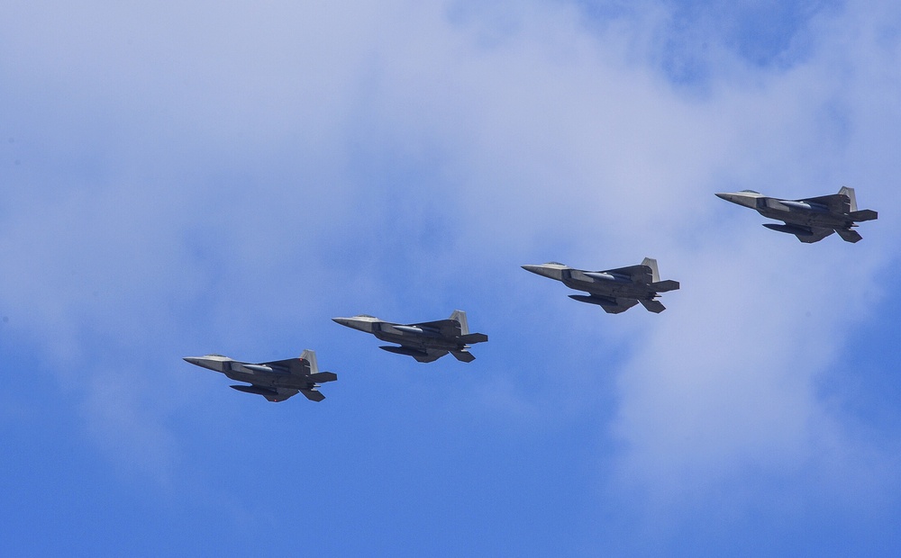 US Air Force F-22 Raptors arrive at Osan AB