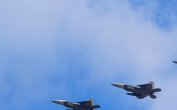 US Air Force F-22 Raptors arrive at Osan AB