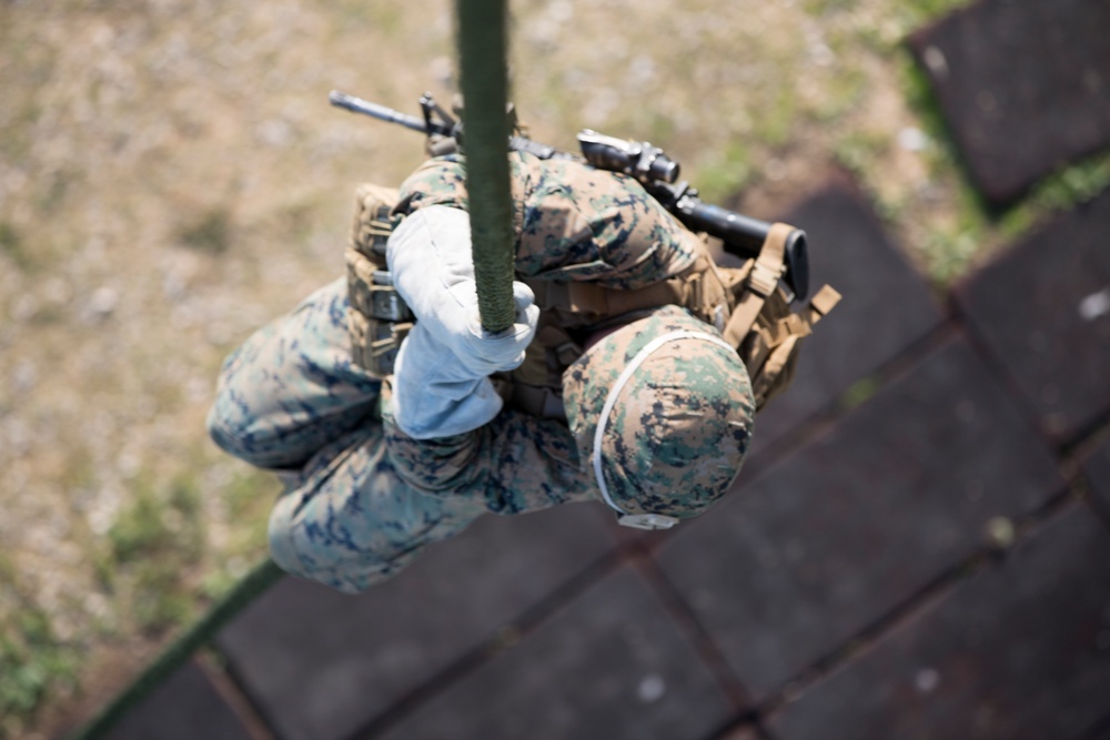 U.S. Marines with Bravo Co. 1/8 practice Fast Rope techniques