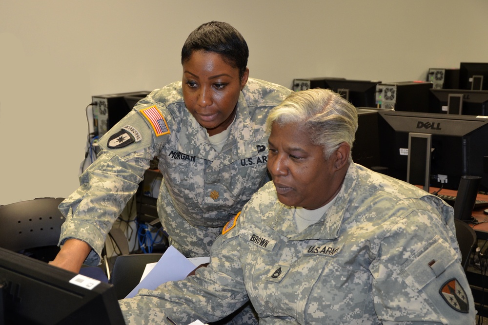 Partnership assists Soldiers in contracting