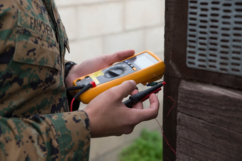 EOD Marines conduct advanced IED training