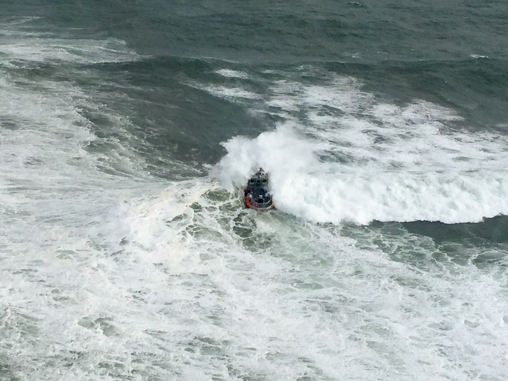 Coast Guard Station Chatham trains in Heavy Surf