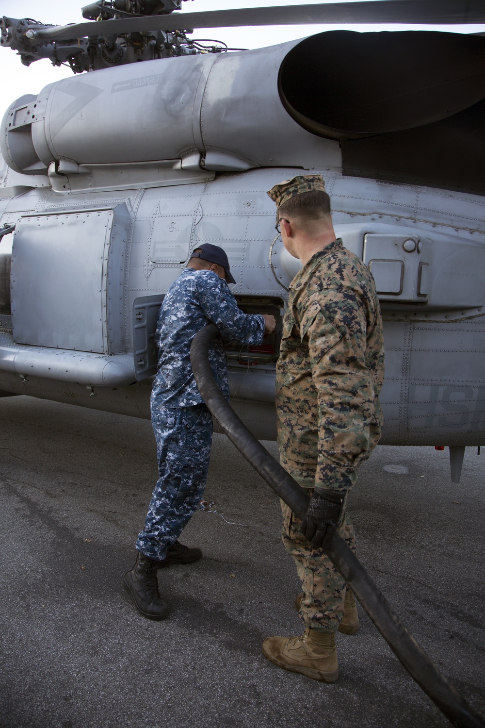 MWSS-372 Defuels Aircraft for Display