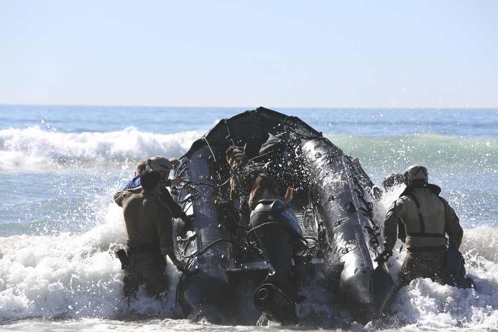 1st MSOB Canine Handler Surf Passage and Zodiac insert training