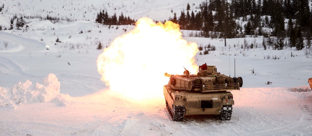 Combined arms and combined forces: U.S. Marines and Norwegian Army take to the firing line