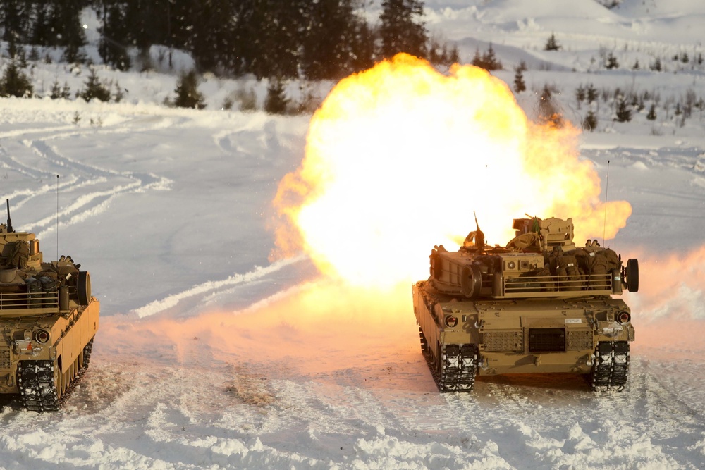 Combined arms and combined forces: U.S. Marines and Norwegian Army take to the firing line