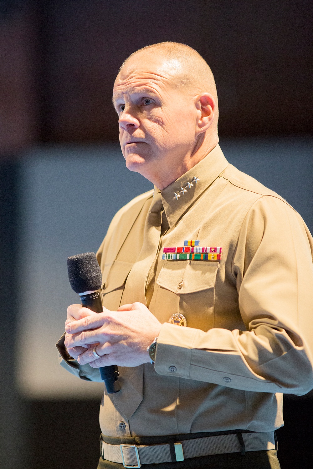 Commandant talks priorities with DC-area Marines