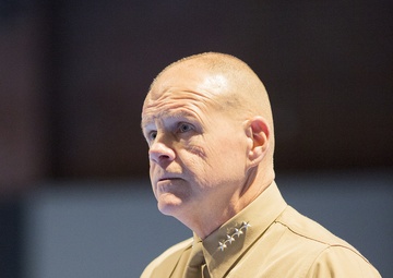 Commandant talks priorities with DC-area Marines