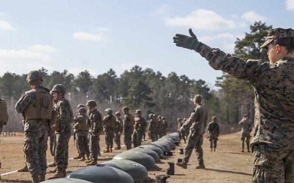 FET Team Leads Combat Marksmanship for 22nd MEU