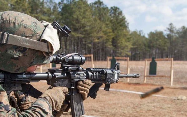 FET Team Leads Combat Marksmanship for 22nd MEU