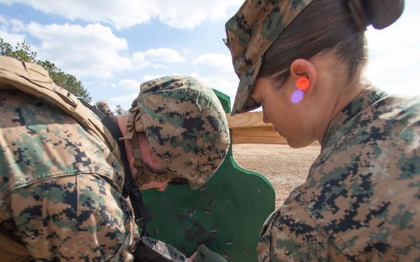 FET Team Leads Combat Marksmanship for 22nd MEU