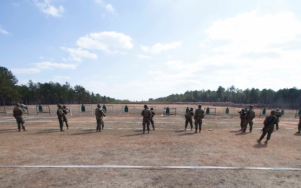 FET Team Leads Combat Marksmanship for 22nd MEU