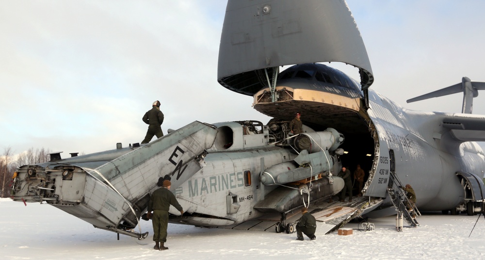 Condors’ heavy helicopters lift Cold Response air support capabilities