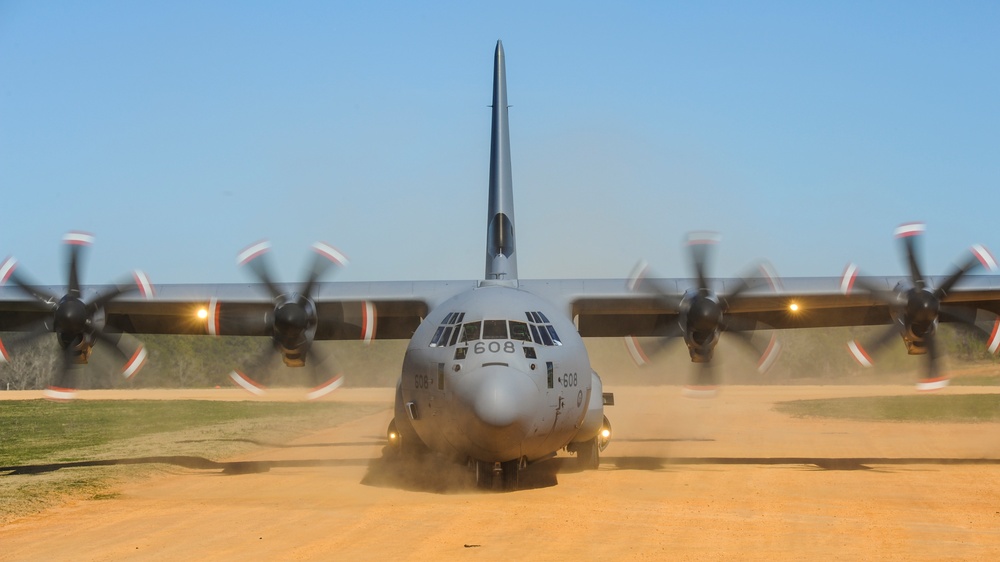 RCAF C-130 lands on dirt runway