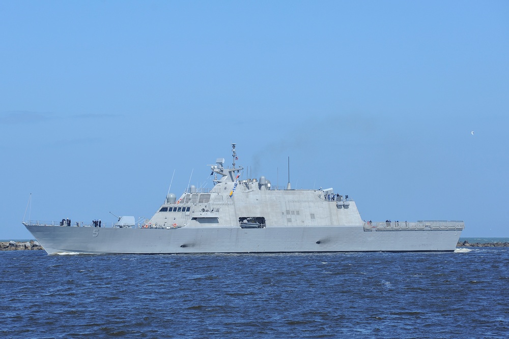 USS Milwaukee (LCS 5) arrives in Mayport, Fla.