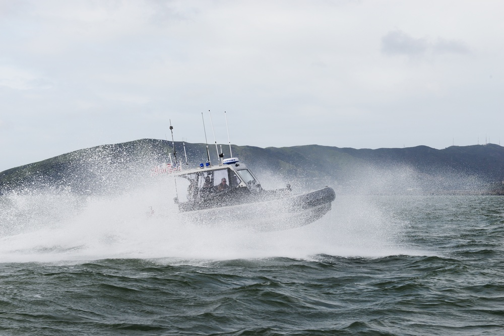 Port Security Unit 312 conducts underway training