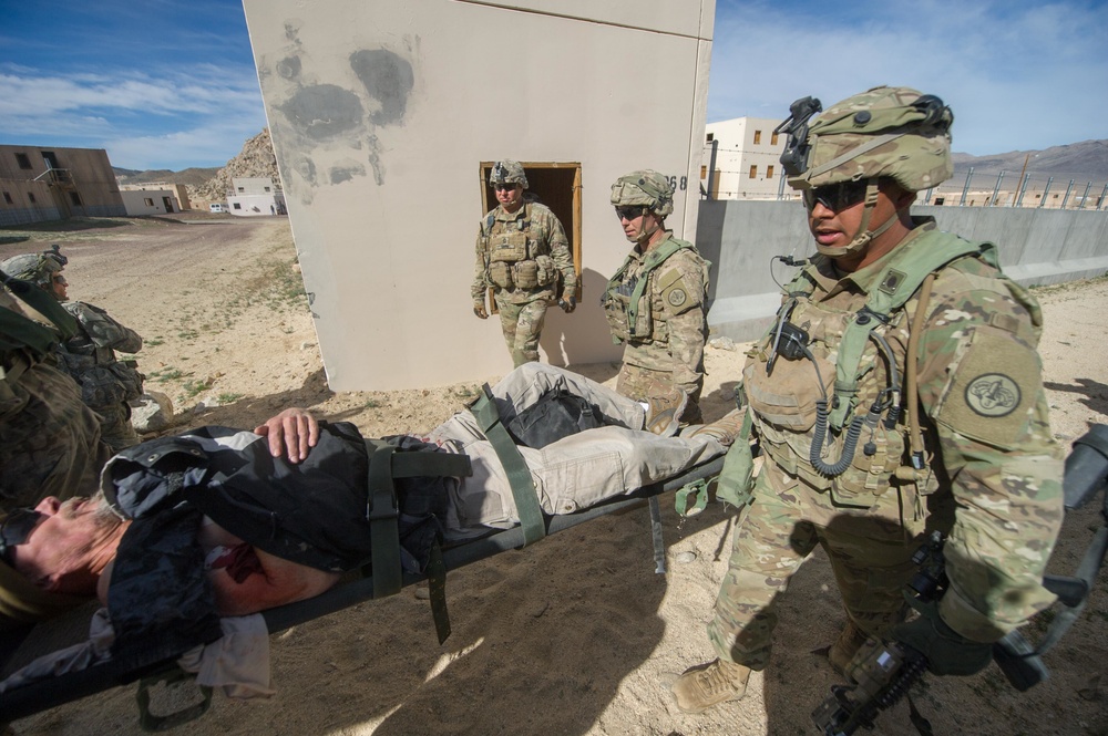 3d Cavalry Soldier evacuate a casualty