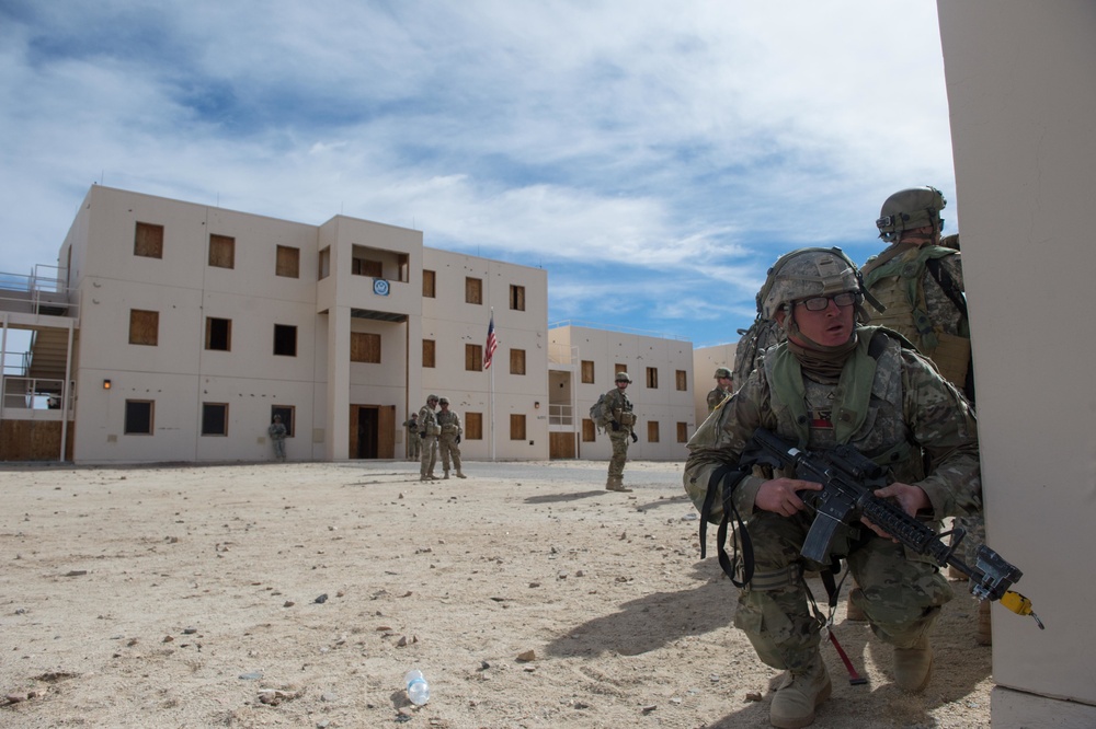 3d Cavalry Soldiers provide security on a government building