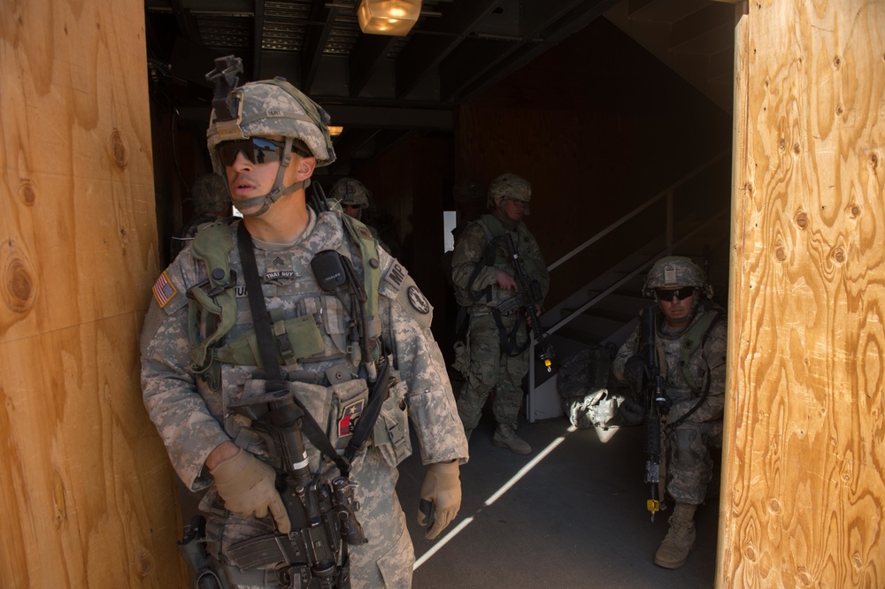 3d Cavalry Soldiers provide security on a government building