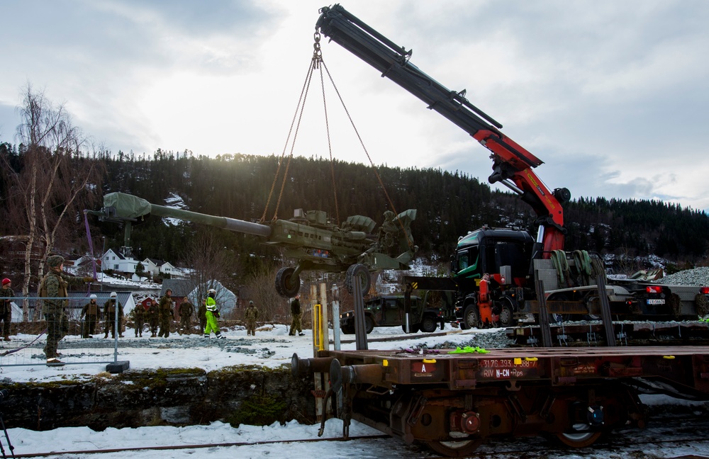1/8 Loads Norwegian Rails