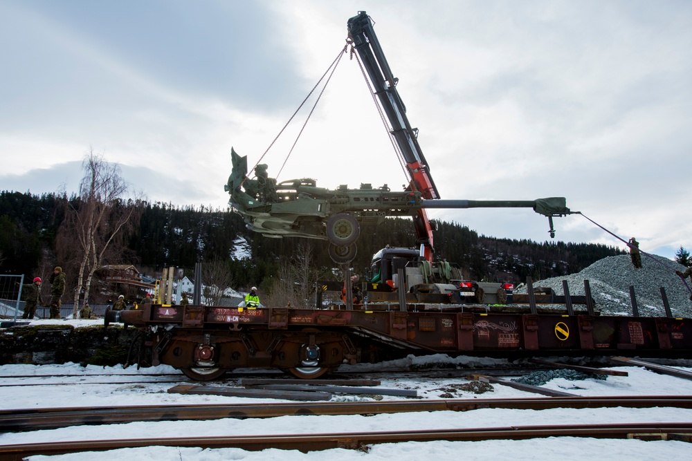 1/8 Loads Norwegian Rails