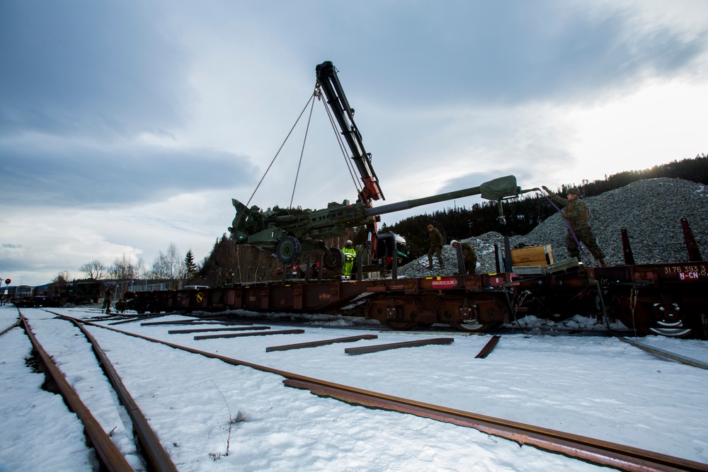 1/8 Loads Norwegian Rails