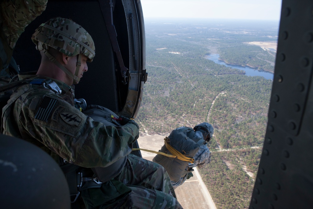 US Army paratroopers train at Camp Mackall