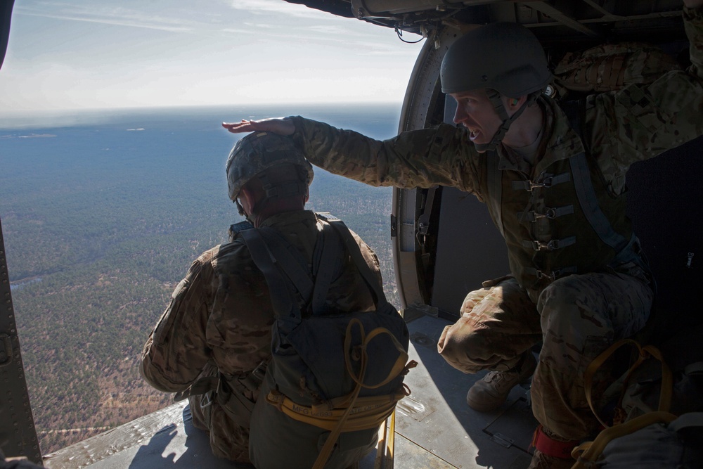 US Army paratroopers train at Camp Mackall