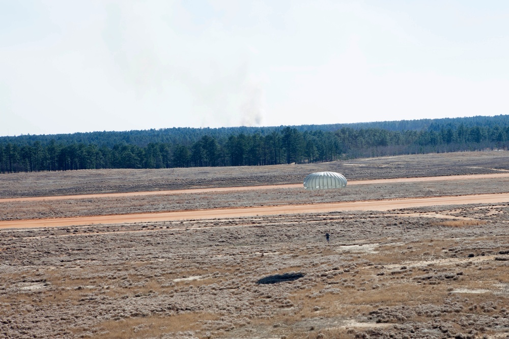 US Army paratroopers train at Camp Mackall