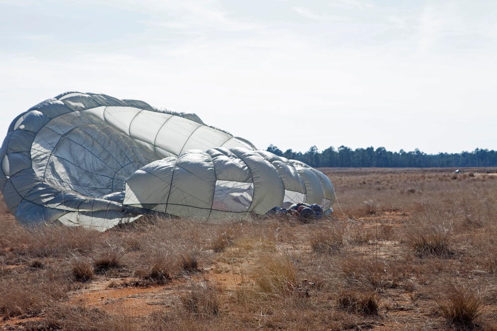 US Army paratroopers train at Camp Mackall