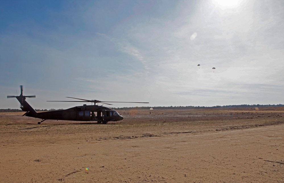 US Army paratroopers train at Camp Mackall