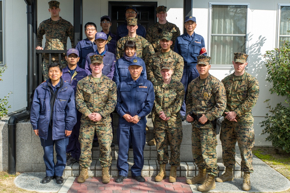 Marines train with Hiroshima police