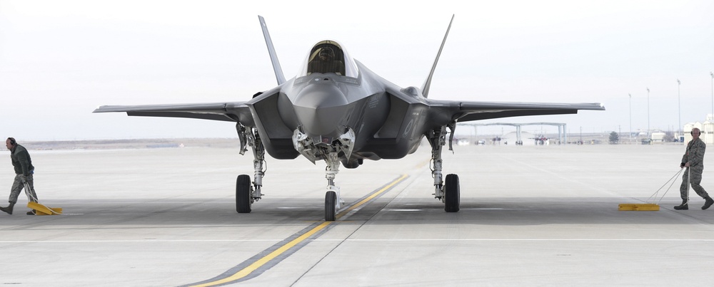 F-35As visit Mountain Home to test readiness