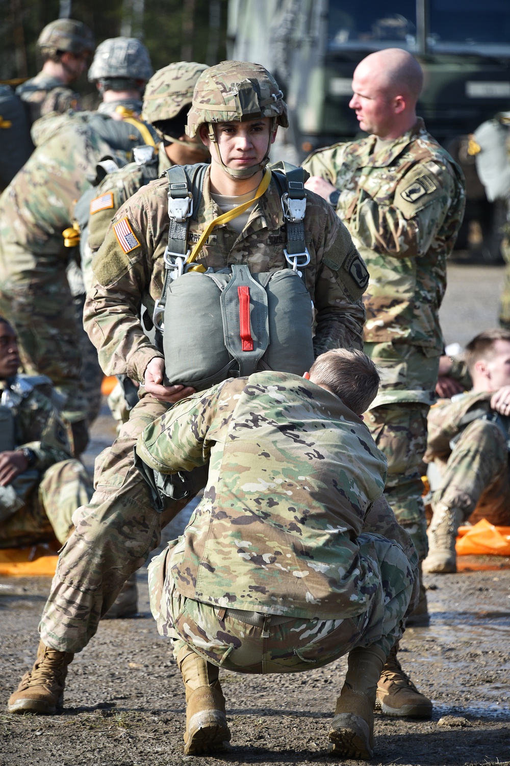 4-319th AFAR training jump from UH-60 Black Hawk helicopter