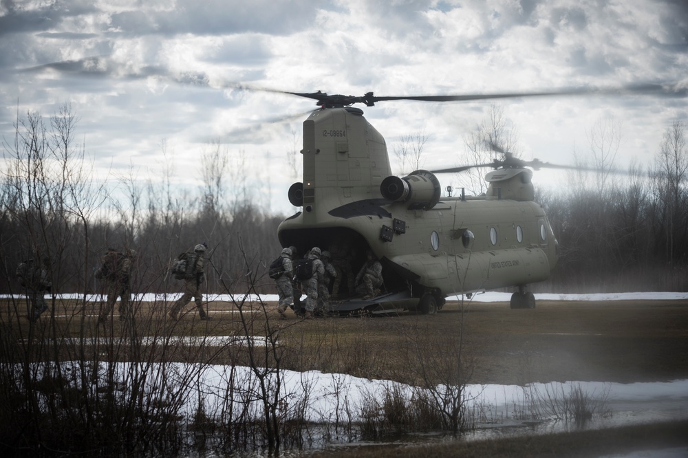 Cavalry troops conduct urban training