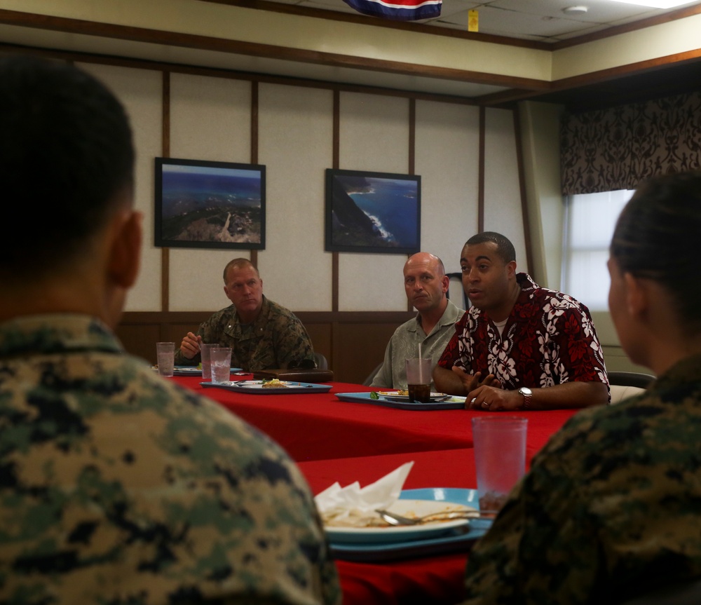 Assistant Secretary of the Navy visits MCB Hawaii
