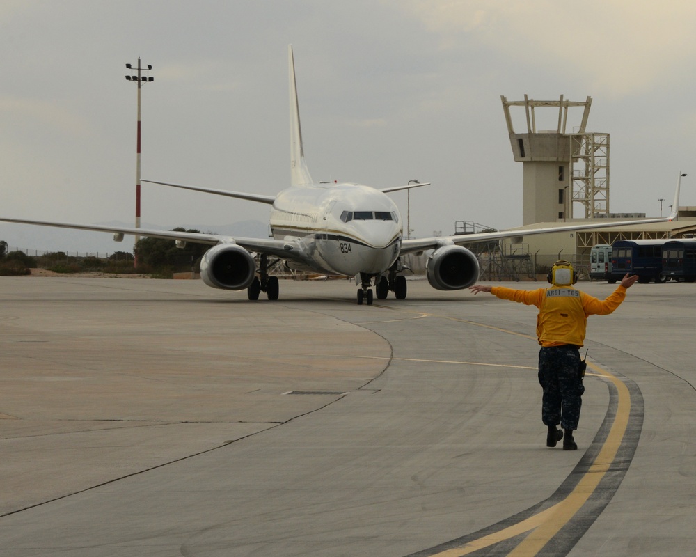 C-40 Clipper arrival