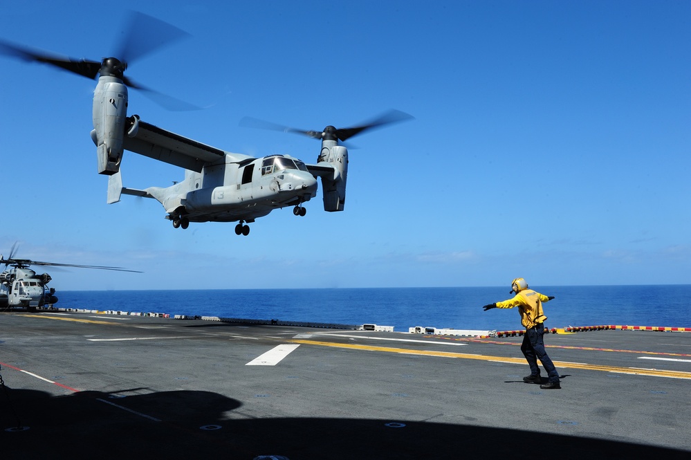 DVIDS - Images - USS Boxer flight operations [Image 2 of 5]