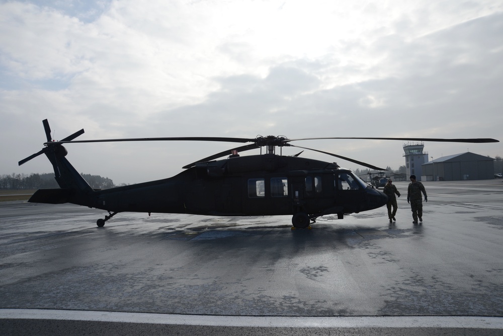 173rd AB 4-319 AFAR UH-60 Black Hawk airborne operation