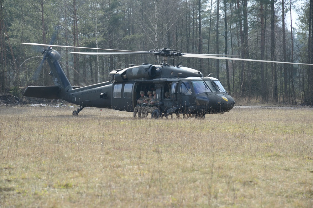 173rd AB 4-319 AFAR UH-60 Black Hawk airborne operation