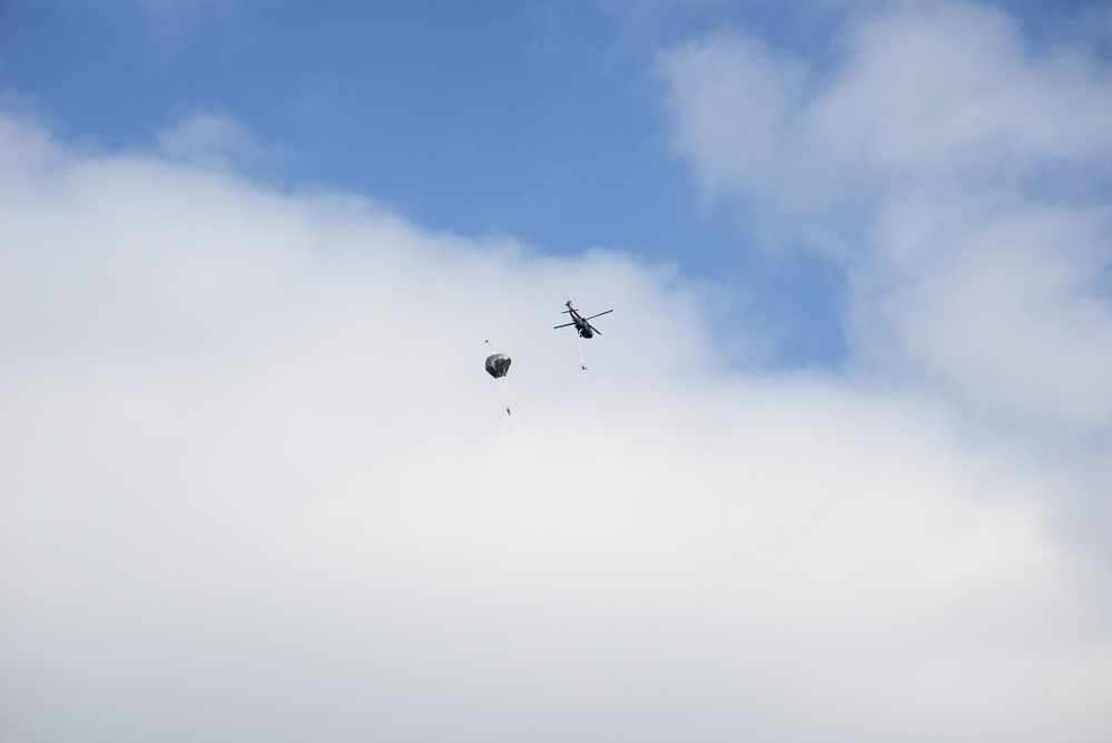 173rd AB 4-319 AFAR UH-60 Black Hawk airborne operation