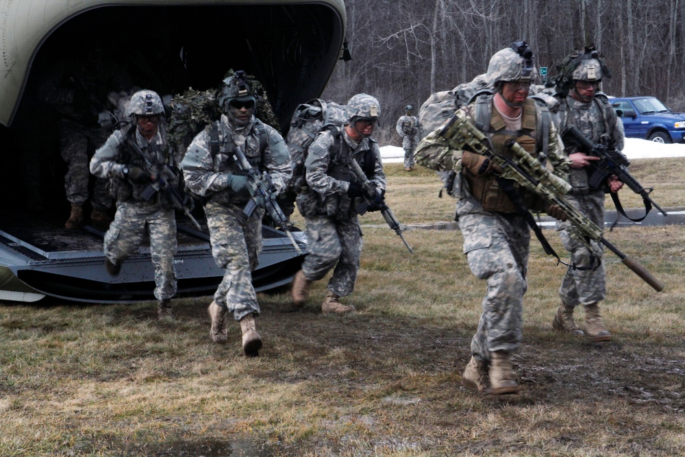 Cavalry troops conduct insertion and extraction  training