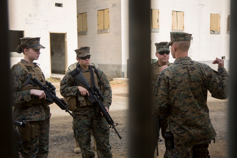 22nd MEU Female Engagement Team Learns Urban Operations